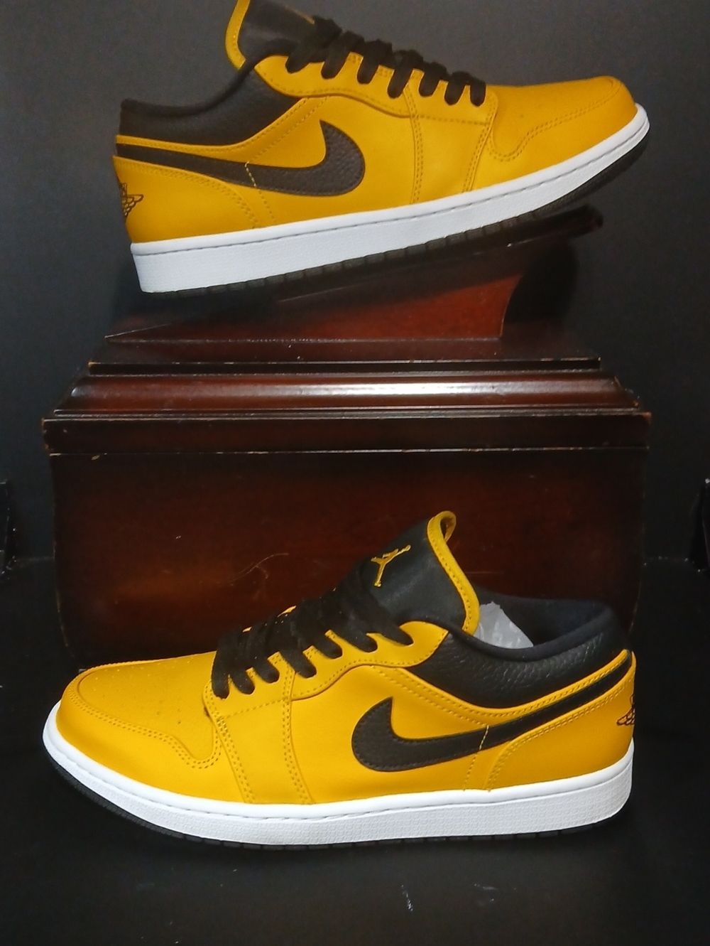 Nike Air Jordan 1 Low Retro  'University Gold' ,Mens Size-8.5 100% AUTHENTIC!